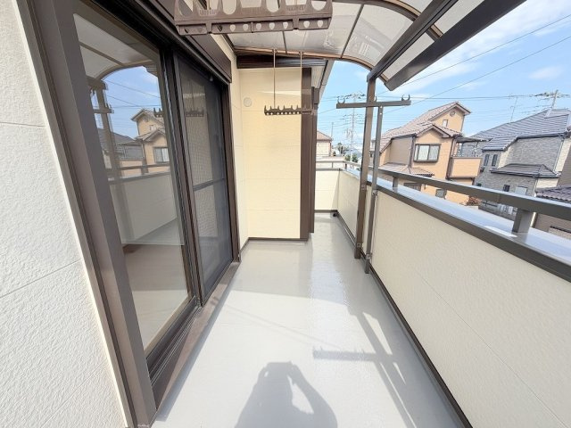 三郷市彦成1丁目　中古戸建のバルコニー|南向きバルコニーにて陽当り良好