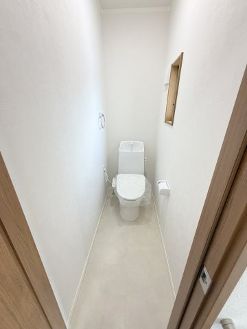 三郷市彦成1丁目　中古戸建のトイレ|トイレ新品交換済みです