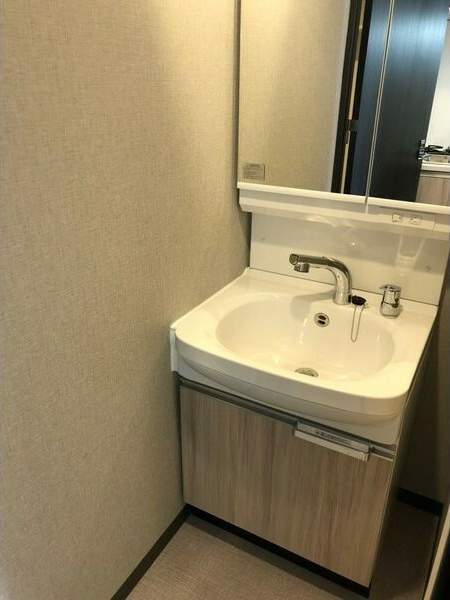 メイクスデザイン名駅南の独立洗面台