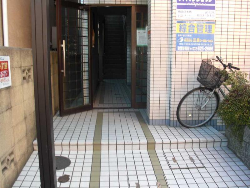 ハイツエムのエントランス