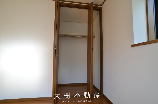 【洋室】 | 綾瀬市落合北5丁目　中古戸建て【仲介手数料無料】 | 2階　洋室2（6.0帖）クローゼット