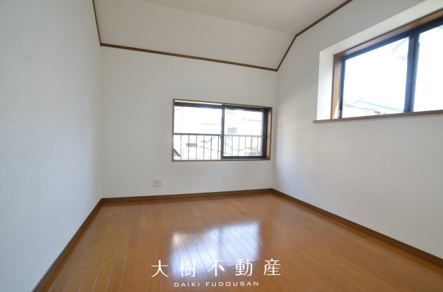 【洋室】 | 綾瀬市落合北5丁目　中古戸建て【仲介手数料無料】 | 2階　洋室3（5.2帖）