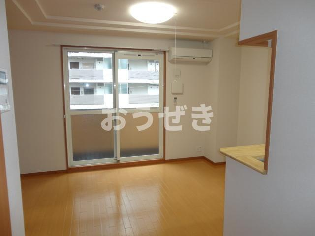 日向セントラルコートの居間・リビング