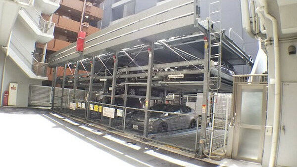 CITY　SPIRE難波グレイスの駐車場
