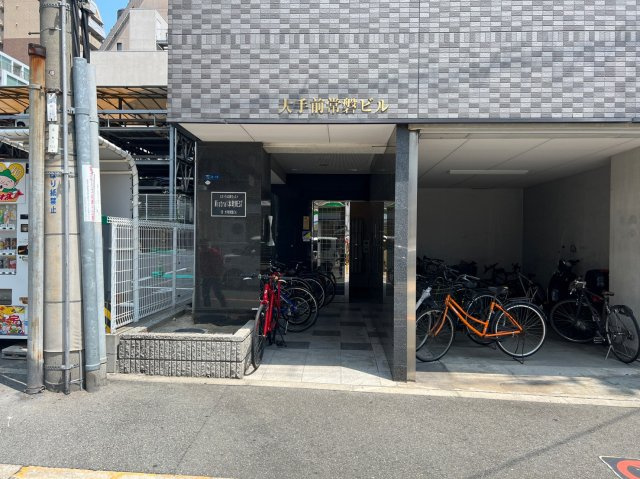 ミストラル本町ウエストのエントランス