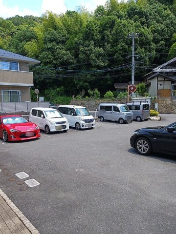 グリーンヒル　Ｂの駐車場|駐車場に車を止められます