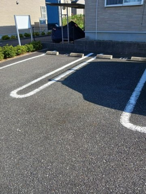 【駐車場】 | グランドステージＡ | 駐車場があるので、車を買う予定の方も安心です