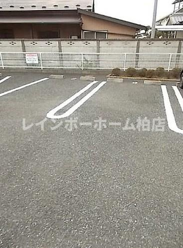 【仲介手数料：50％OFF】対象物件！の駐車場|駐車場があるので、車を買う予定の方も安心です