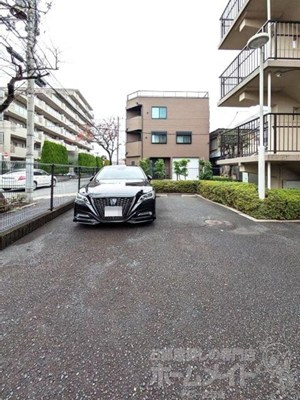 アメニティ芦田第3マンションの駐車場