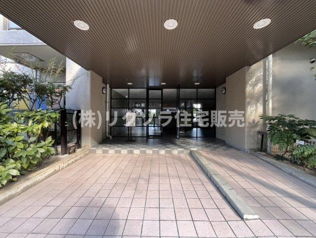 オークヒルズ香里弐番館のエントランス|■物件内覧・資金計画相談・住宅ローン相談、リフォーム相談、お問合せ受付中■
※当日・翌日のご内覧、ご相談はお電話でのお問合せがスムーズです！
