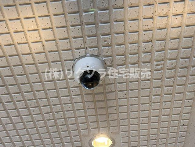 オークヒルズ香里弐番館の防犯設備|防犯カメラ
■物件内覧・資金計画相談・住宅ローン相談、リフォーム相談、お問合せ受付中■
※当日・翌日のご内覧、ご相談はお電話でのお問合せがスムーズです！