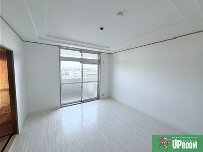 ボンアーデル壱番館の洋室
