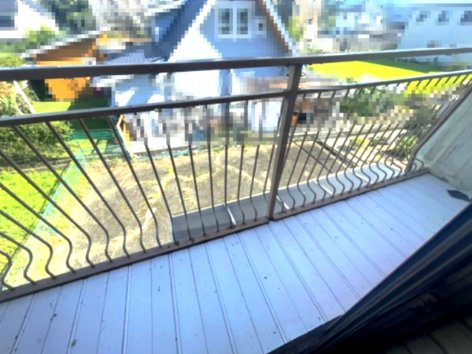 高島市永田中古戸建のバルコニー