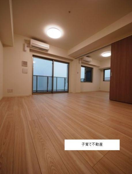ＬＩＧＨＴ　ＴＥＲＲＡＣＥ　新宿御苑の居間・リビング