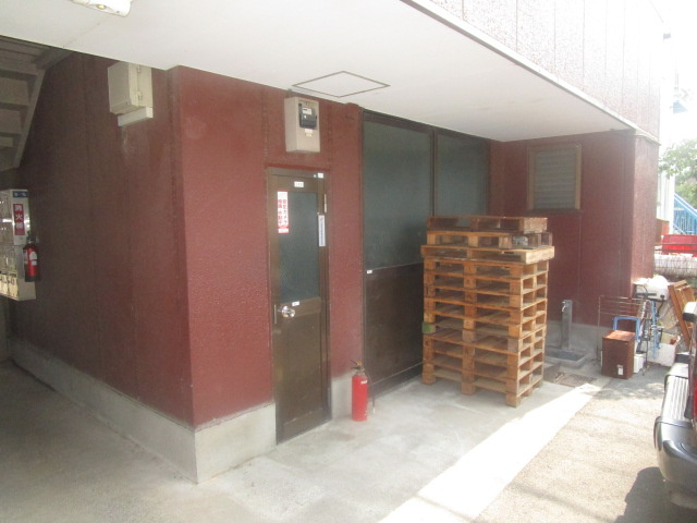 川崎市高津区下野毛１丁目の倉庫