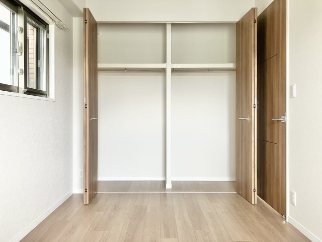 カルティア瓢箪山2の収納|洋室③収納