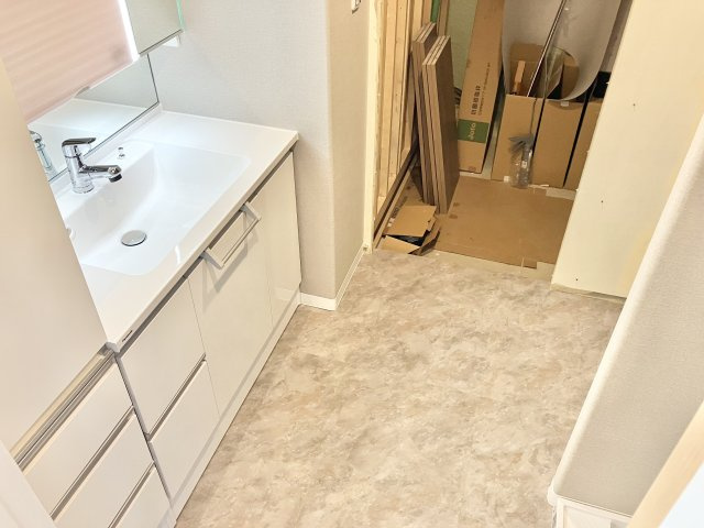 カルティア瓢箪山2の独立洗面台