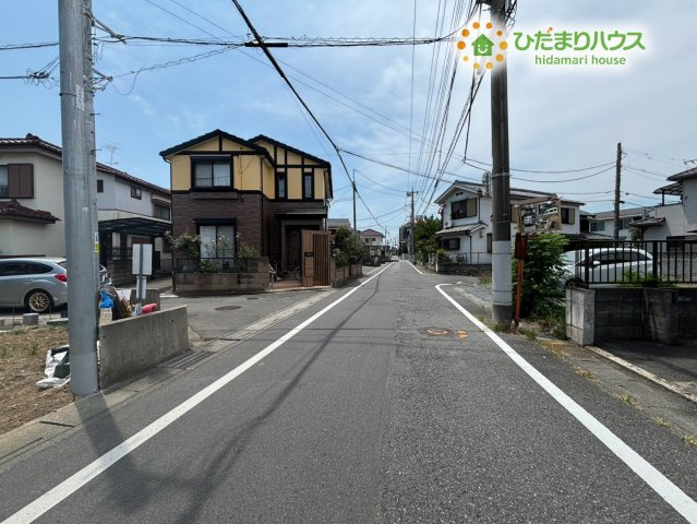 熊谷市佐谷田　新築一戸建て　グラファーレ　01の前面道路含む現地写真