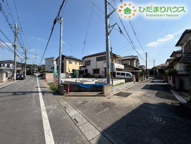 熊谷市佐谷田　新築一戸建て　グラファーレ　01の前面道路含む現地写真