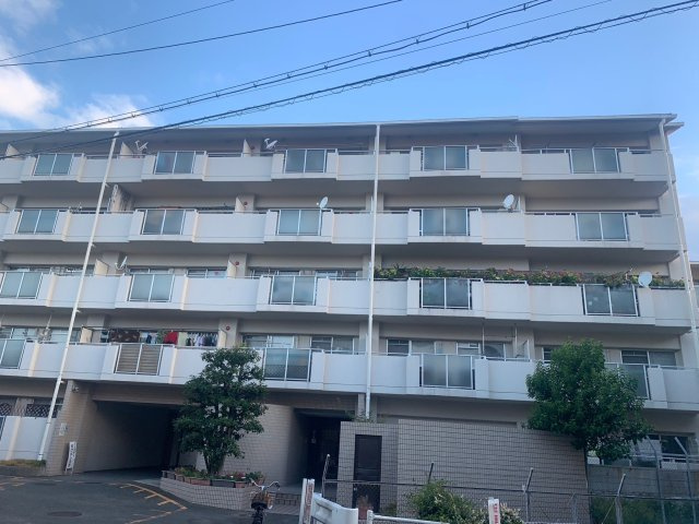 ルモン山科四ノ宮の外観