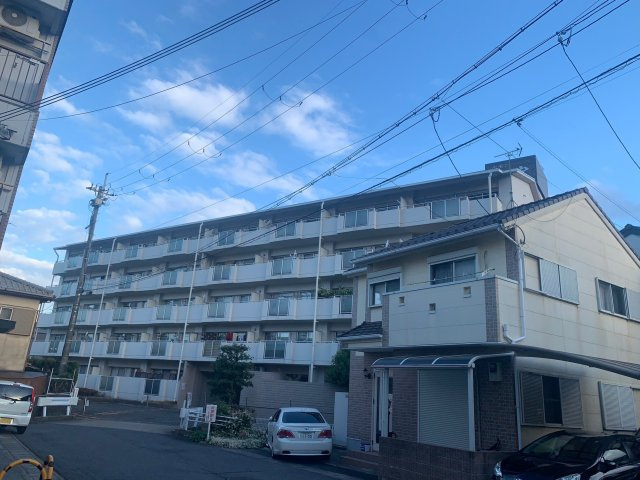 ルモン山科四ノ宮の外観