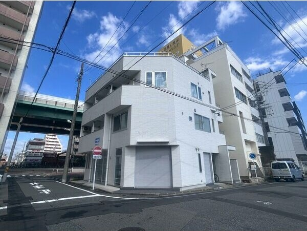 ライフワンビルの外観