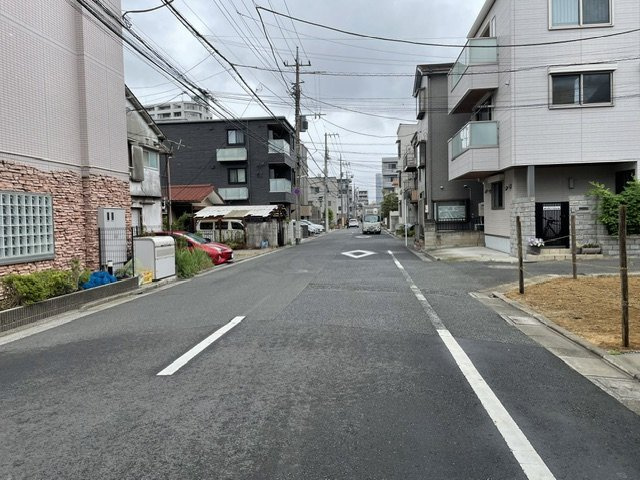 江戸川区東葛西５丁目　建築条件なし売地の前面道路含む現地写真|現地２０２６年７月撮影