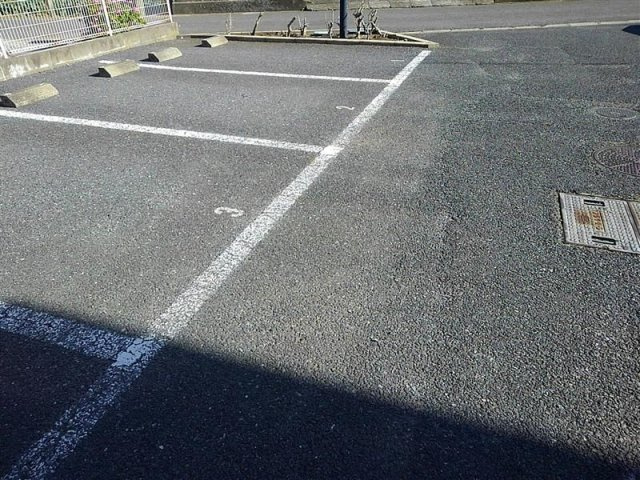 レオパレスプリマベーラの駐車場
