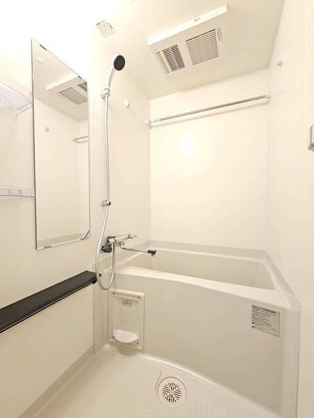 ディアレイシャス名古屋中村公園の浴室