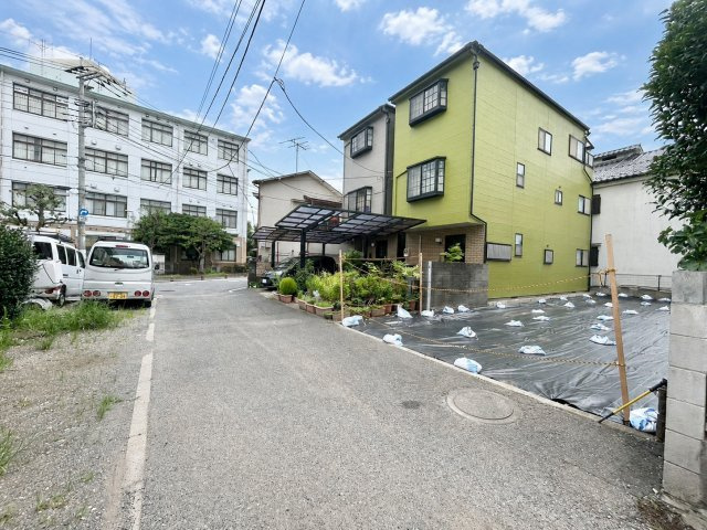 板橋区富士見町　建築条件無し売地の前面道路含む現地写真|2026.07.26撮影

現地ご見学希望・資料請求などお気軽にお問い合わせ下さい！
03-5990-5201
