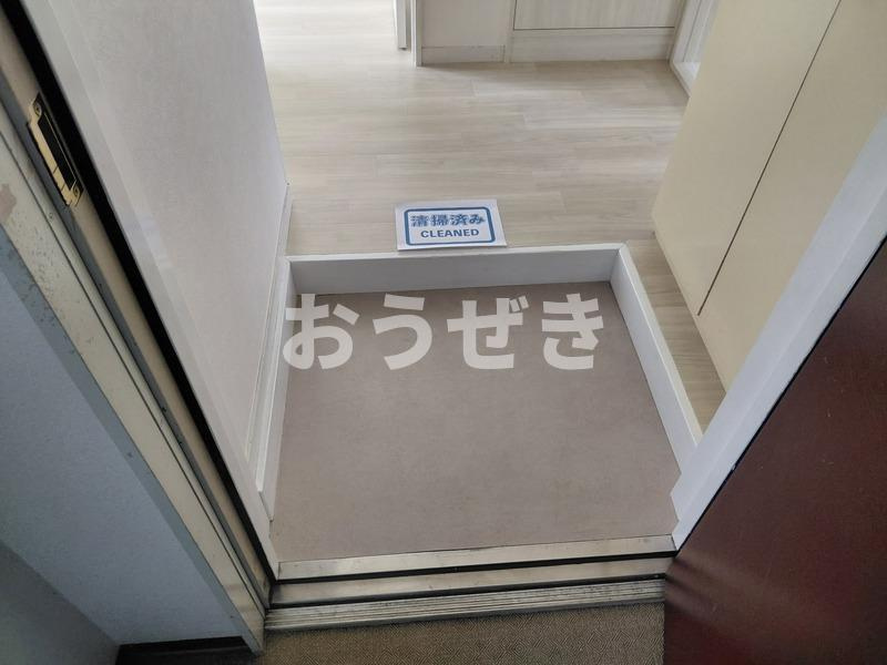 メゾン信濃の玄関