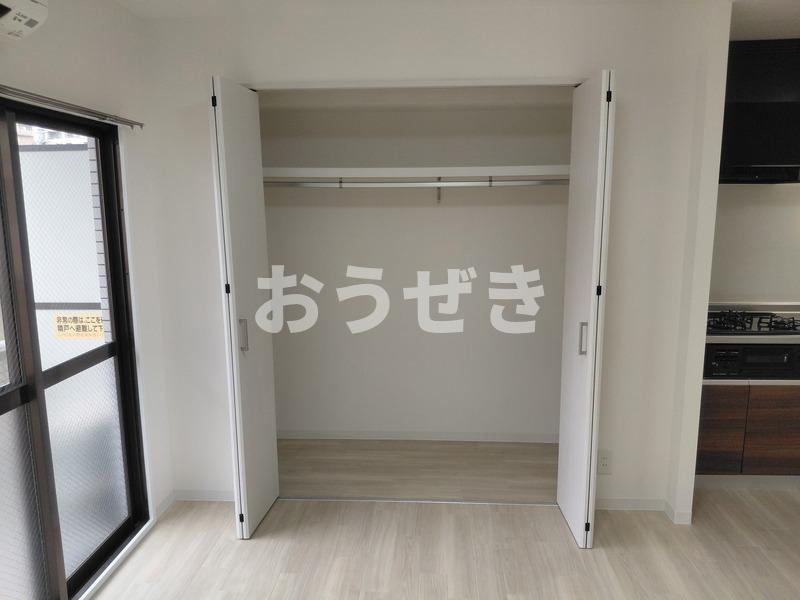 メゾン信濃の居間・リビング