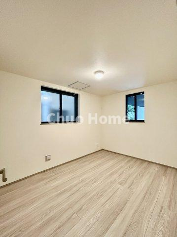 江戸川区北小岩6丁目新築分譲住宅の子供部屋|【子供部屋】お子様を持つ家庭の約6割が「家族や子どものため」に購入を希望。入学後の転校を避け、広い空間でのびのび育てたいなどの親心が、家探しのきっかけになっているようです。