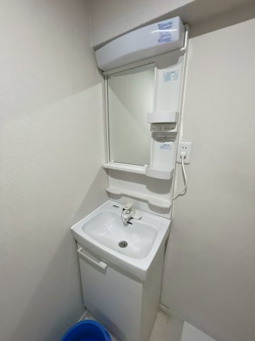 ハイツキーパルの洗面所