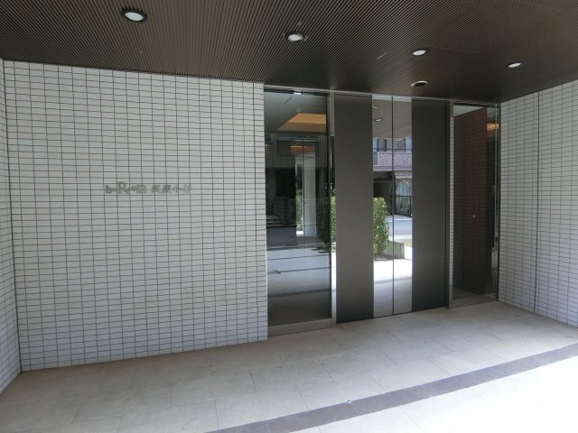 ビイルーム武蔵小杉のエントランス