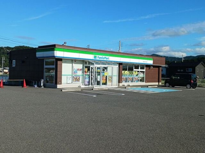 【周辺】 | クレシア | ファミリーマート浜の宮ビーチ様まで800m