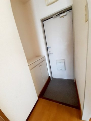 【玄関】 | エスポワール | 明るい玄関です