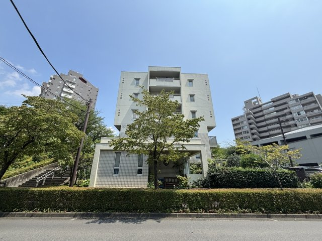 ◎写真の通り、対象棟の周辺はとても開放感があります！