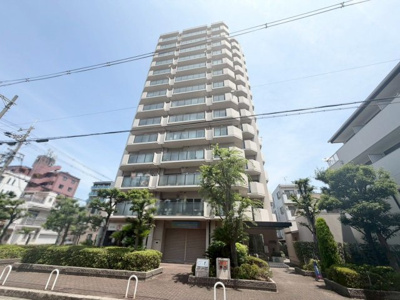 【外観】 | リビオ住ノ江駅前 | 【南西向き日当たり良好】
たっぷりの陽光に包まれる明るい住まいに気持も明るくなりますね♪
