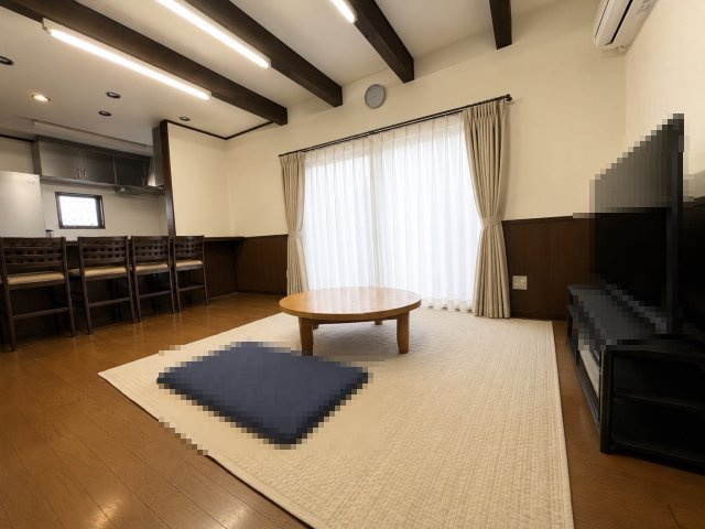 【居間・リビング】 | 南足柄市雨坪　ウッドフェンス付き庭　5LDK