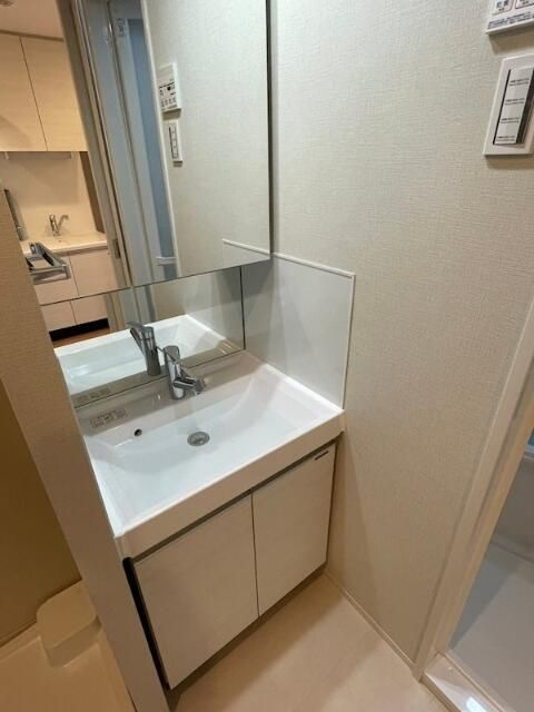 メイクス氷川台アジールコートの洗面所