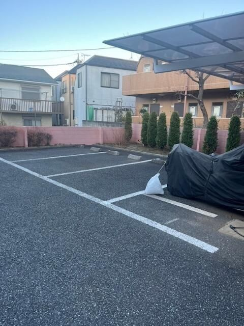 グランデフォルトゥーナの駐車場