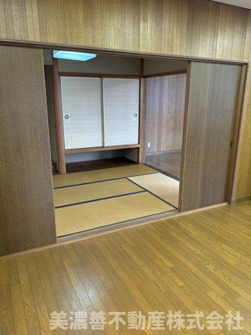 ６７２５３　岐阜市幸ノ町倉庫・事務所の内装