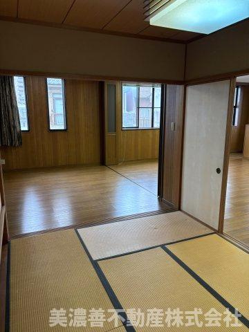 ６７２５３　岐阜市幸ノ町倉庫・事務所の和室