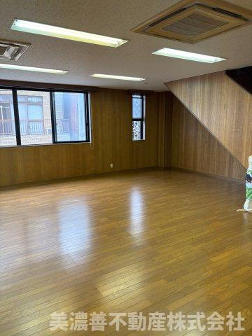 ６７２５３　岐阜市幸ノ町倉庫・事務所の内装