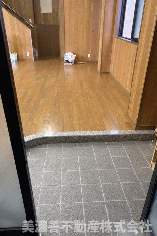 ６７２５３　岐阜市幸ノ町倉庫・事務所の内装