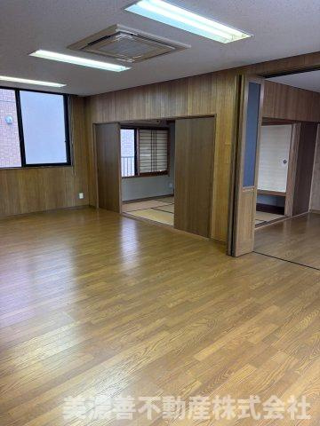６７２５３　岐阜市幸ノ町倉庫・事務所の内装