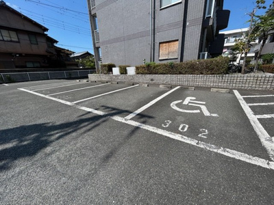 【駐車場】 | ランデックス弐番館