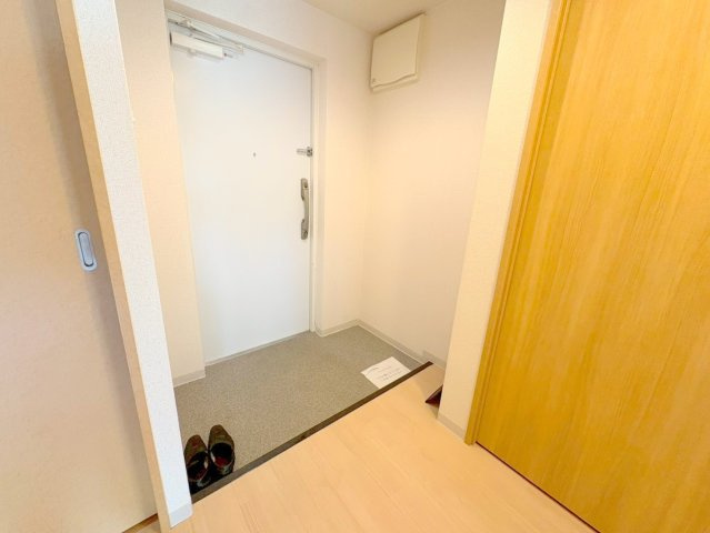 フローラル宝塚の玄関