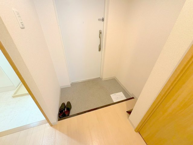 フローラル宝塚の玄関